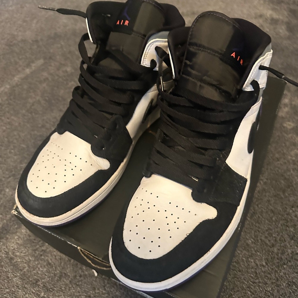 Air Jordan 1 Mid “Varsity Purple” - Picture 3 of 5